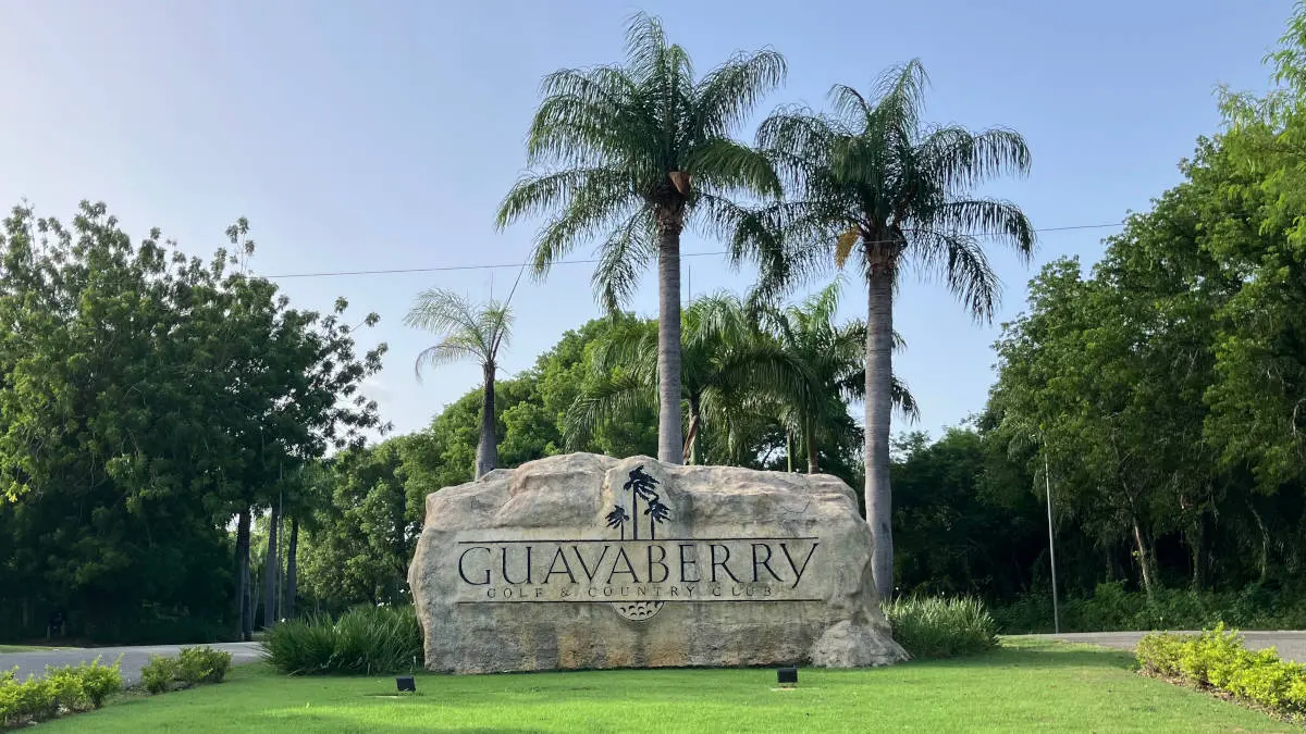 Guavaberry Golf Resort Entry